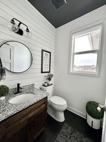 W222S4127 Timm DRIVE, Waukesha, WI 53189