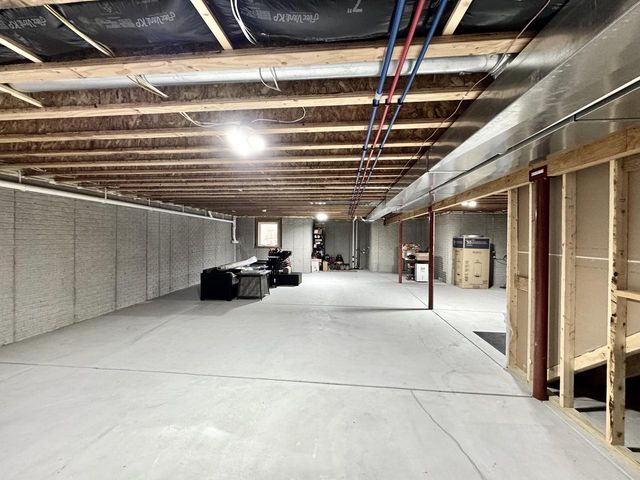 W222S4127 Timm DRIVE, Waukesha, WI 53189