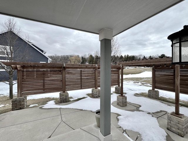 W222S4127 Timm DRIVE, Waukesha, WI 53189