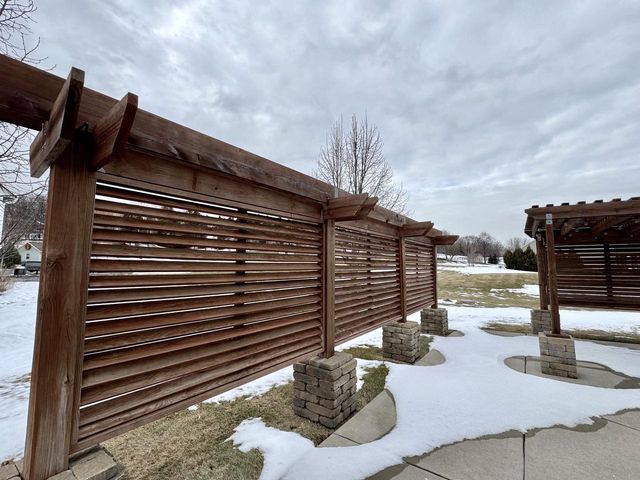 W222S4127 Timm DRIVE, Waukesha, WI 53189