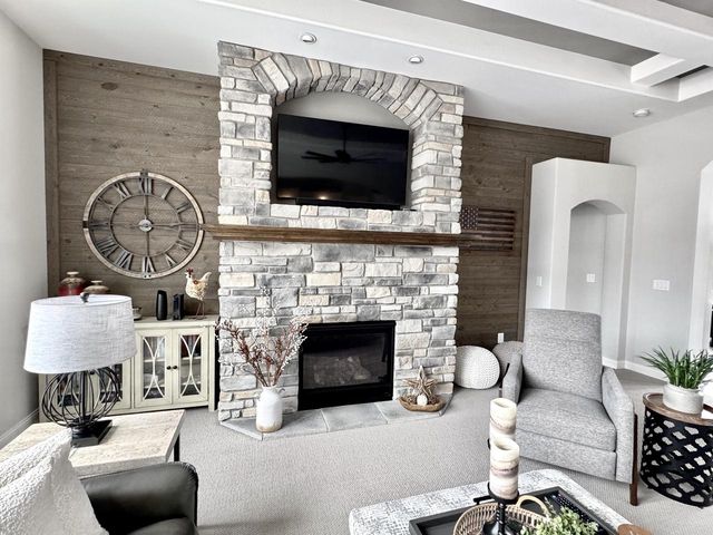 W222S4127 Timm DRIVE, Waukesha, WI 53189