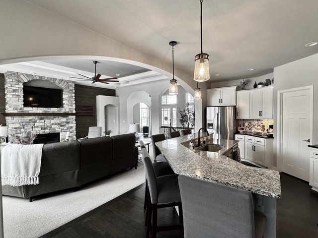 W222S4127 Timm DRIVE, Waukesha, WI 53189