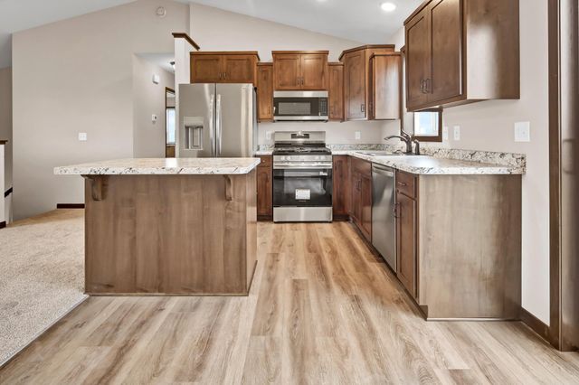 850 3rd Avenue SW, Rice, MN 56367