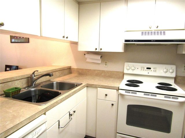 4632 RINGWOOD MEADOW 28, Sarasota, FL 34235