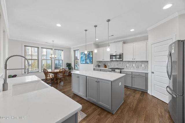 812 W Craftsman Way, Hampstead, NC 28443