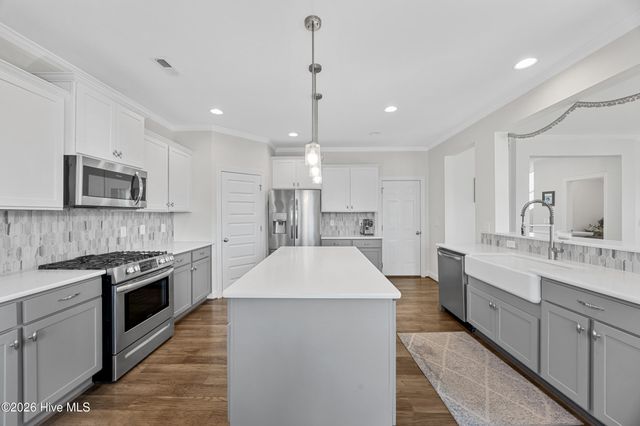 812 W Craftsman Way, Hampstead, NC 28443