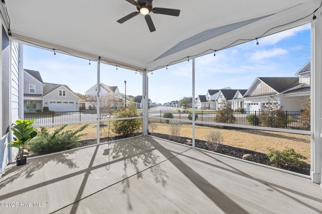 812 W Craftsman Way, Hampstead, NC 28443