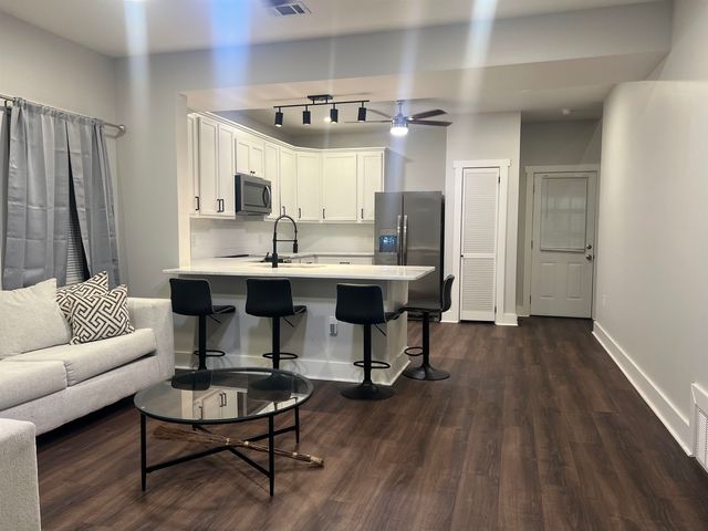 576 N CLAYBROOK ST, Memphis, TN 38104