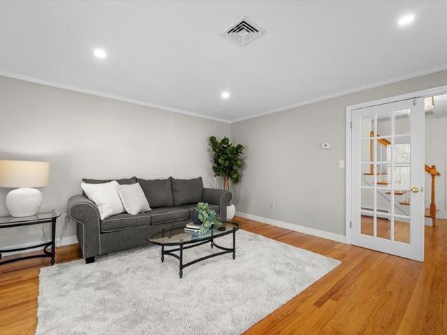 30 Alprilla Farm Rd, Hopkinton, MA 01748