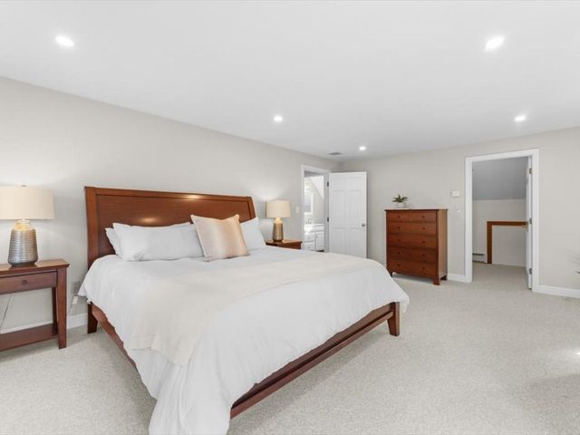 30 Alprilla Farm Rd, Hopkinton, MA 01748