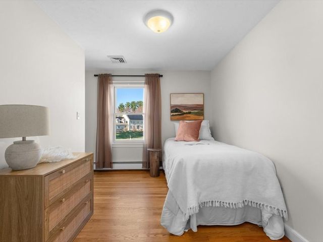 30 Alprilla Farm Rd, Hopkinton, MA 01748