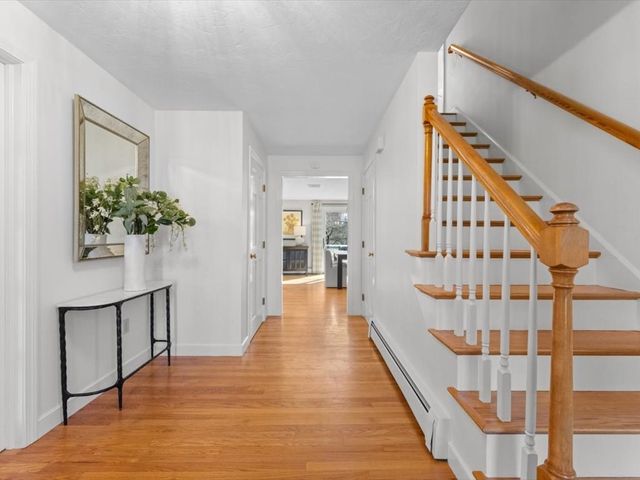 30 Alprilla Farm Rd, Hopkinton, MA 01748