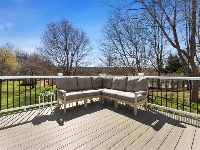 30 Alprilla Farm Rd, Hopkinton, MA 01748
