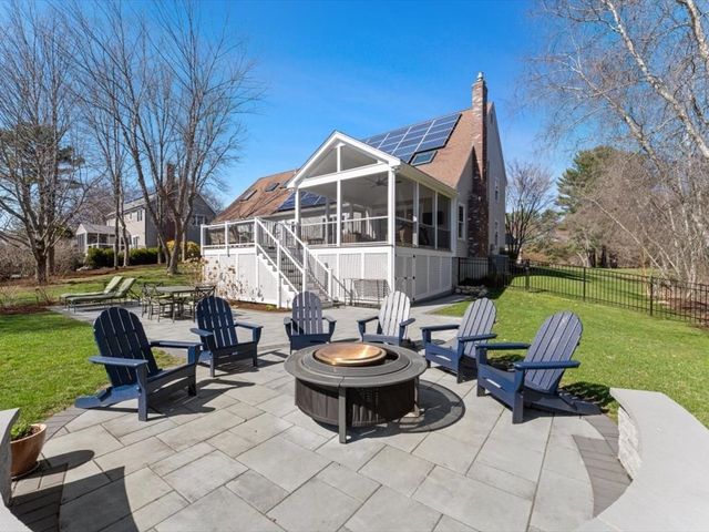 30 Alprilla Farm Rd, Hopkinton, MA 01748