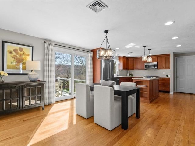 30 Alprilla Farm Rd, Hopkinton, MA 01748