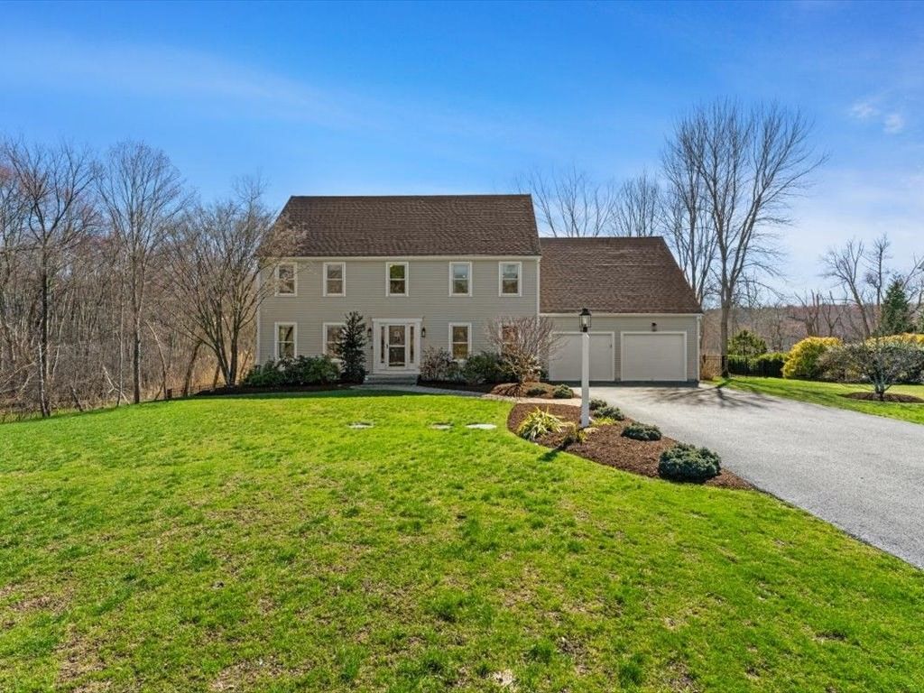 30 Alprilla Farm Rd, Hopkinton, MA 01748