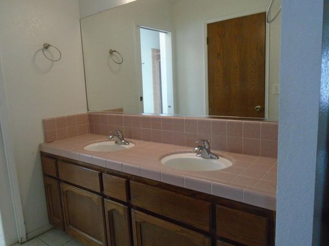 12066 Idaho Avenue, Hanford, CA 93230