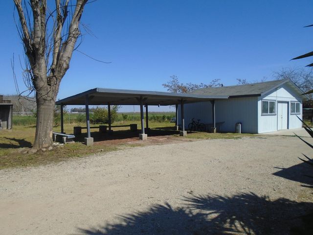 12066 Idaho Avenue, Hanford, CA 93230