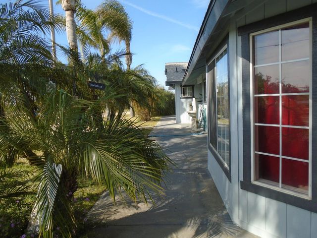 12066 Idaho Avenue, Hanford, CA 93230