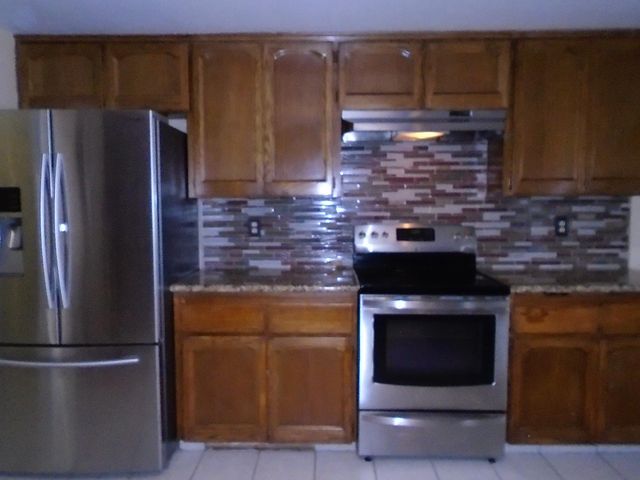 12066 Idaho Avenue, Hanford, CA 93230