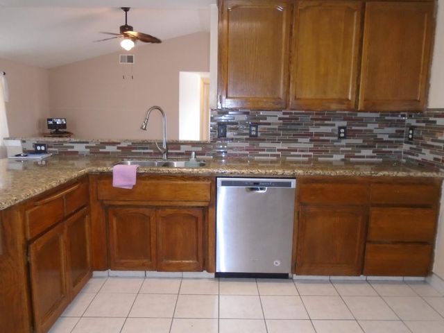 12066 Idaho Avenue, Hanford, CA 93230