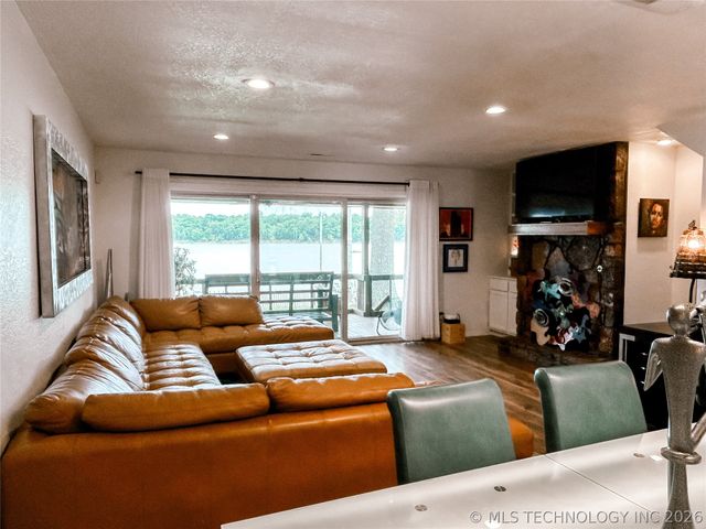 7020 Lakeshore Drive 20, Eufaula, OK 74432