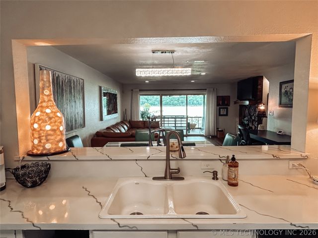 7020 Lakeshore Drive 20, Eufaula, OK 74432