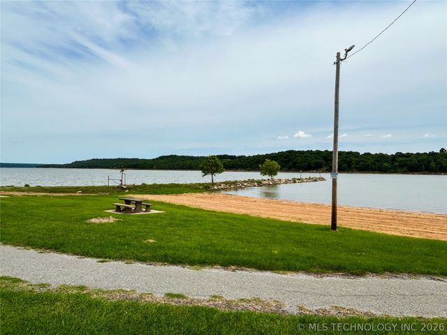 7020 Lakeshore Drive 20, Eufaula, OK 74432