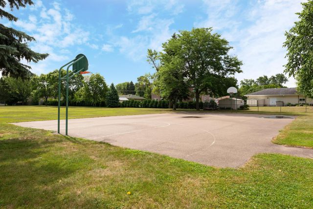 5330 Georgia Avenue N, Crystal, MN 55428