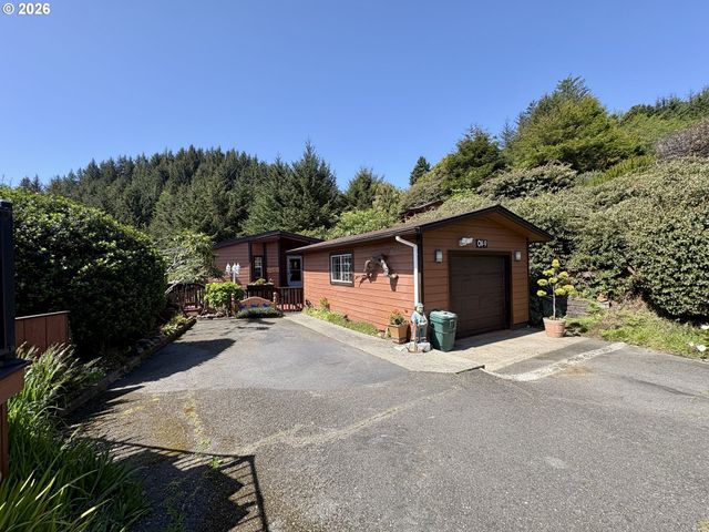 19921 WHALESHEAD Rd OV9, Brookings, OR 97415
