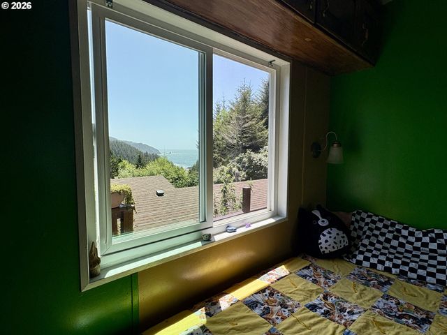 19921 WHALESHEAD Rd OV9, Brookings, OR 97415