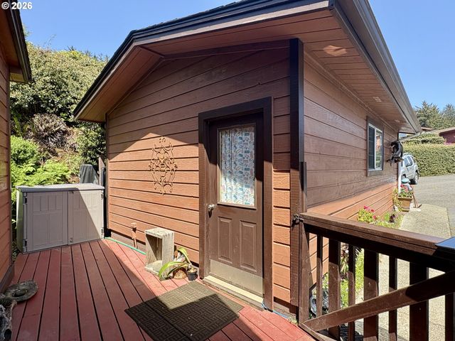 19921 WHALESHEAD Rd OV9, Brookings, OR 97415