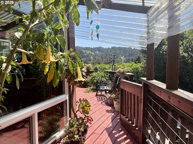 19921 WHALESHEAD Rd OV9, Brookings, OR 97415