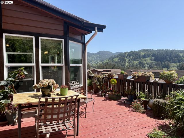 19921 WHALESHEAD Rd OV9, Brookings, OR 97415