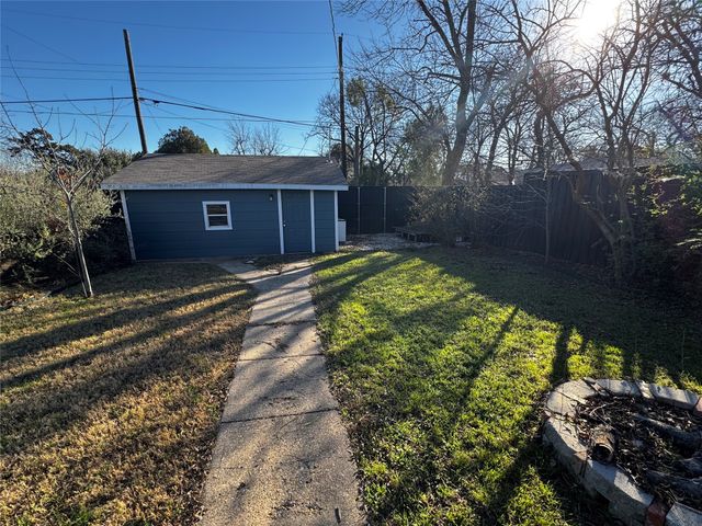 1802 Seevers Avenue, Dallas, TX 75216