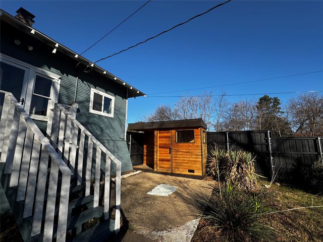 1802 Seevers Avenue, Dallas, TX 75216