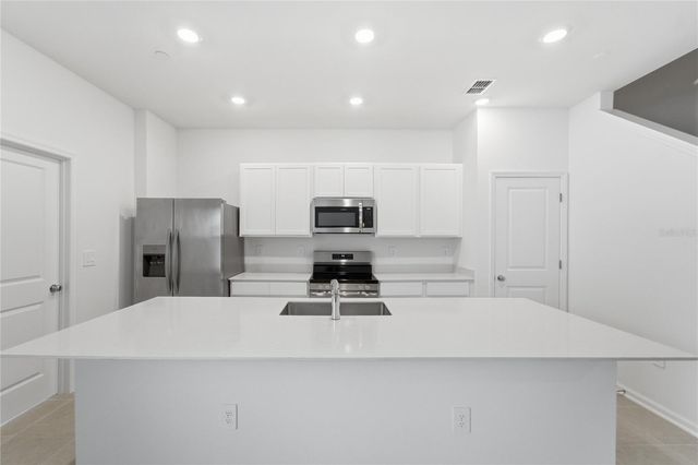 2228 RED SUN STREET, Apopka, FL 32703
