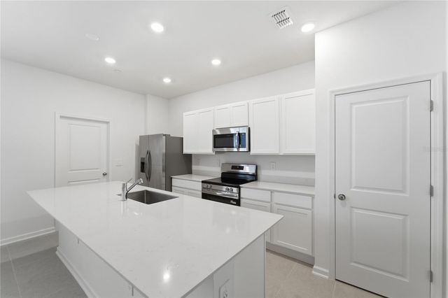 2228 RED SUN STREET, Apopka, FL 32703