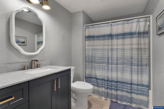 33844 Sunnyview Dr NE, Albany, OR 97322