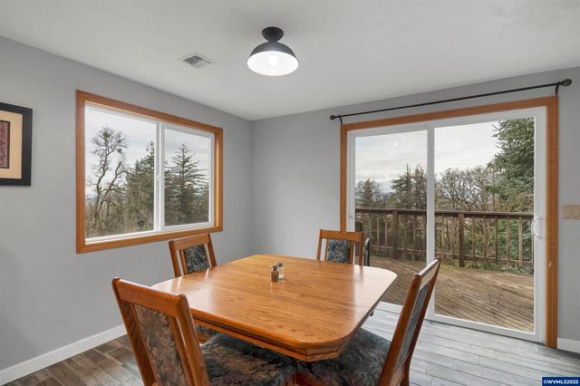 33844 Sunnyview Dr NE, Albany, OR 97322