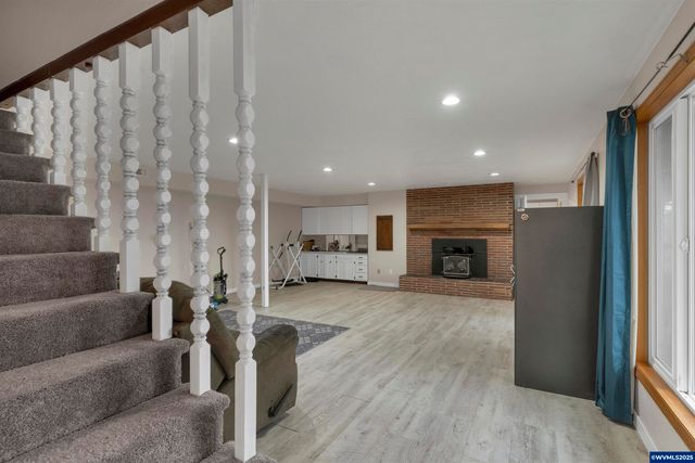 33844 Sunnyview Dr NE, Albany, OR 97322