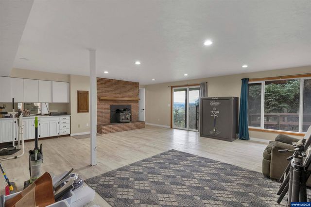 33844 Sunnyview Dr NE, Albany, OR 97322