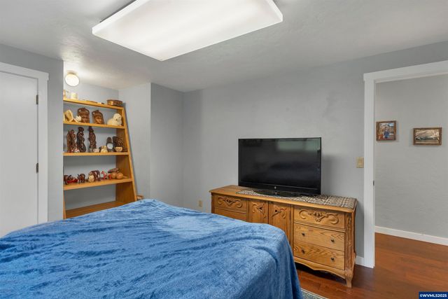 33844 Sunnyview Dr NE, Albany, OR 97322