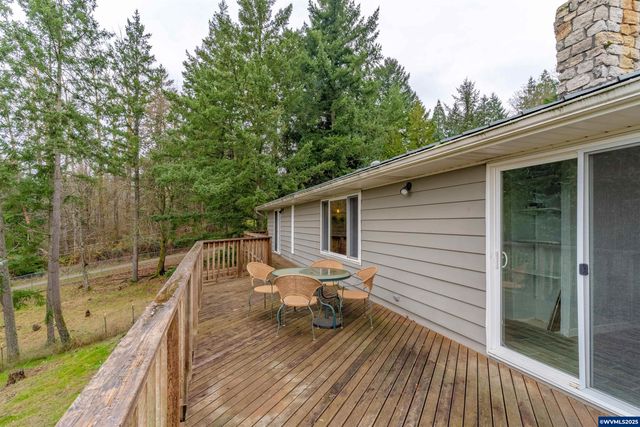 33844 Sunnyview Dr NE, Albany, OR 97322