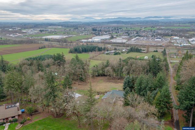 33844 Sunnyview Dr NE, Albany, OR 97322