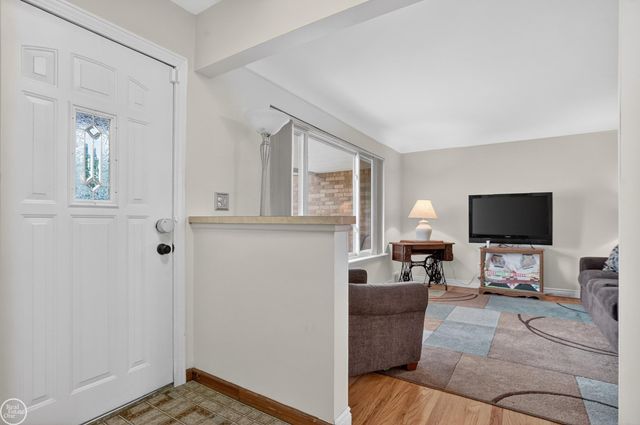 42159 Mac Rae Drive, Sterling Heights, MI 48313