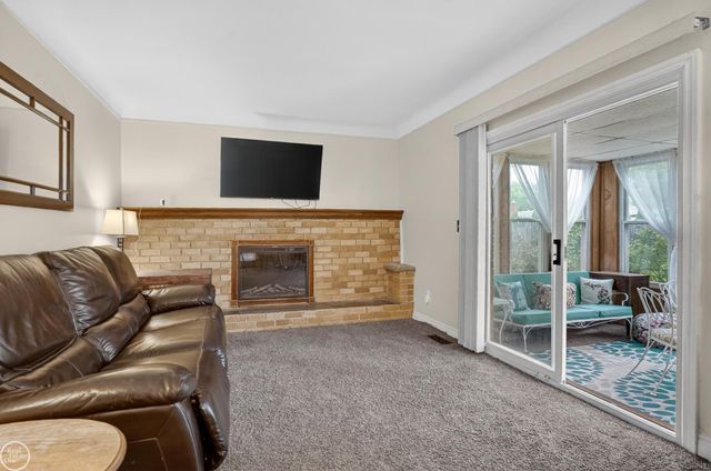 42159 Mac Rae Drive, Sterling Heights, MI 48313