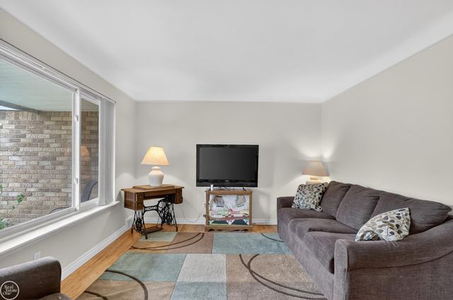 42159 Mac Rae Drive, Sterling Heights, MI 48313