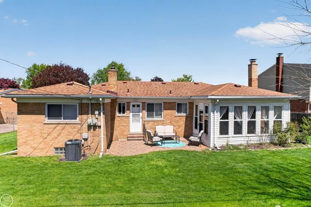 42159 Mac Rae Drive, Sterling Heights, MI 48313