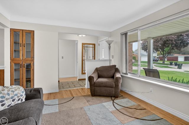 42159 Mac Rae Drive, Sterling Heights, MI 48313